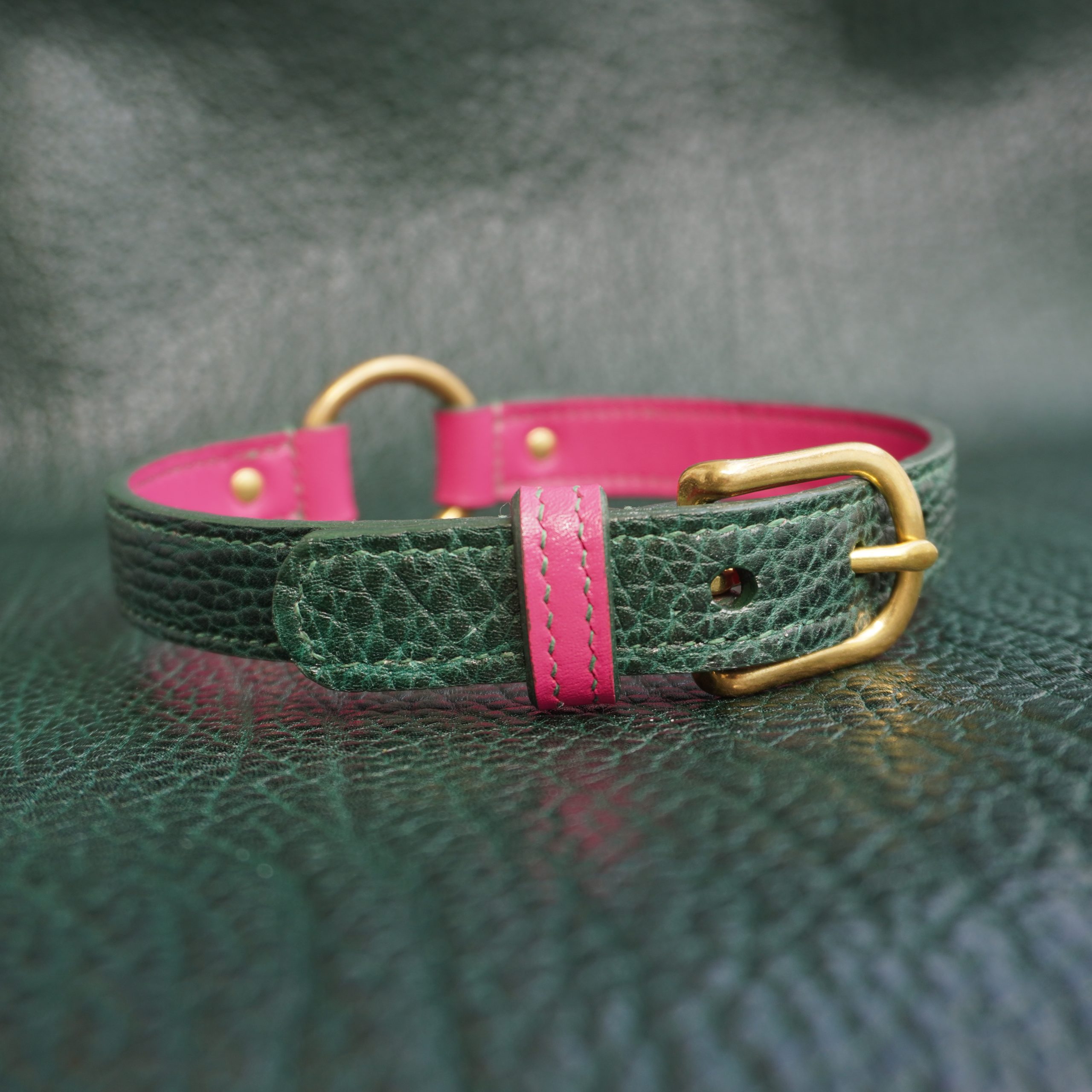 Two-Tone Choker Green-Pink Back