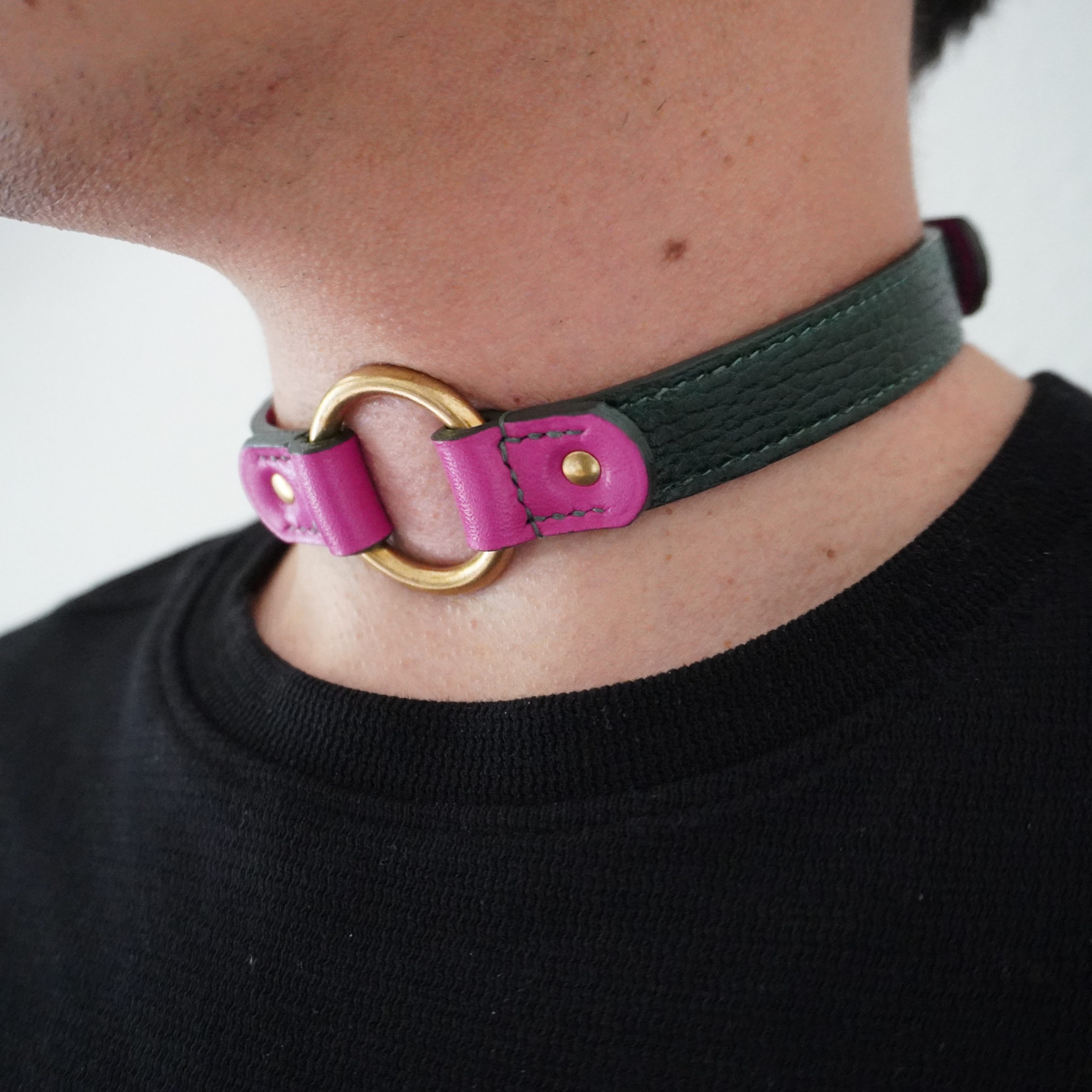 Two-Tone Choker Green-Pink Worn