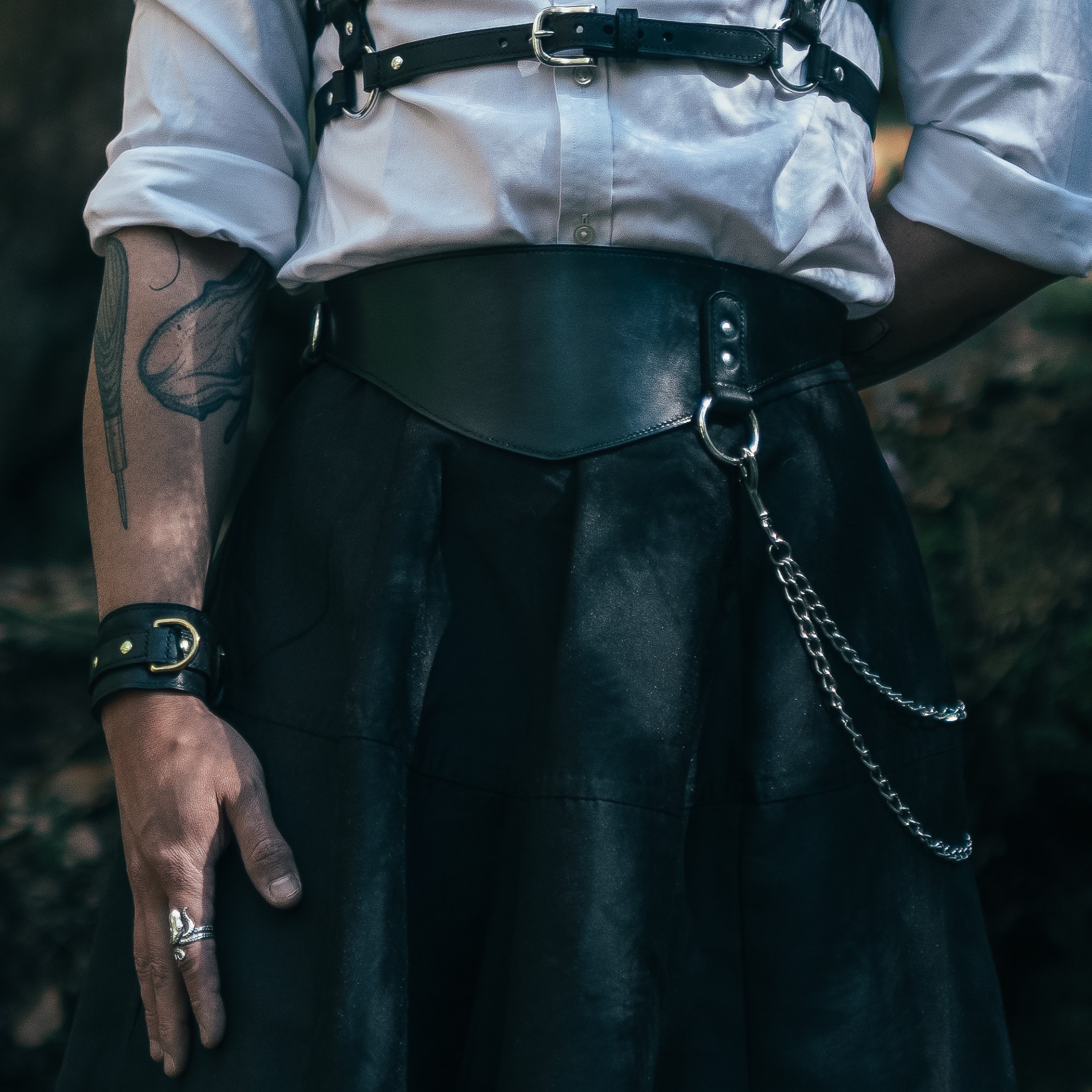 Wide Belt Black and Silver Lifestyle